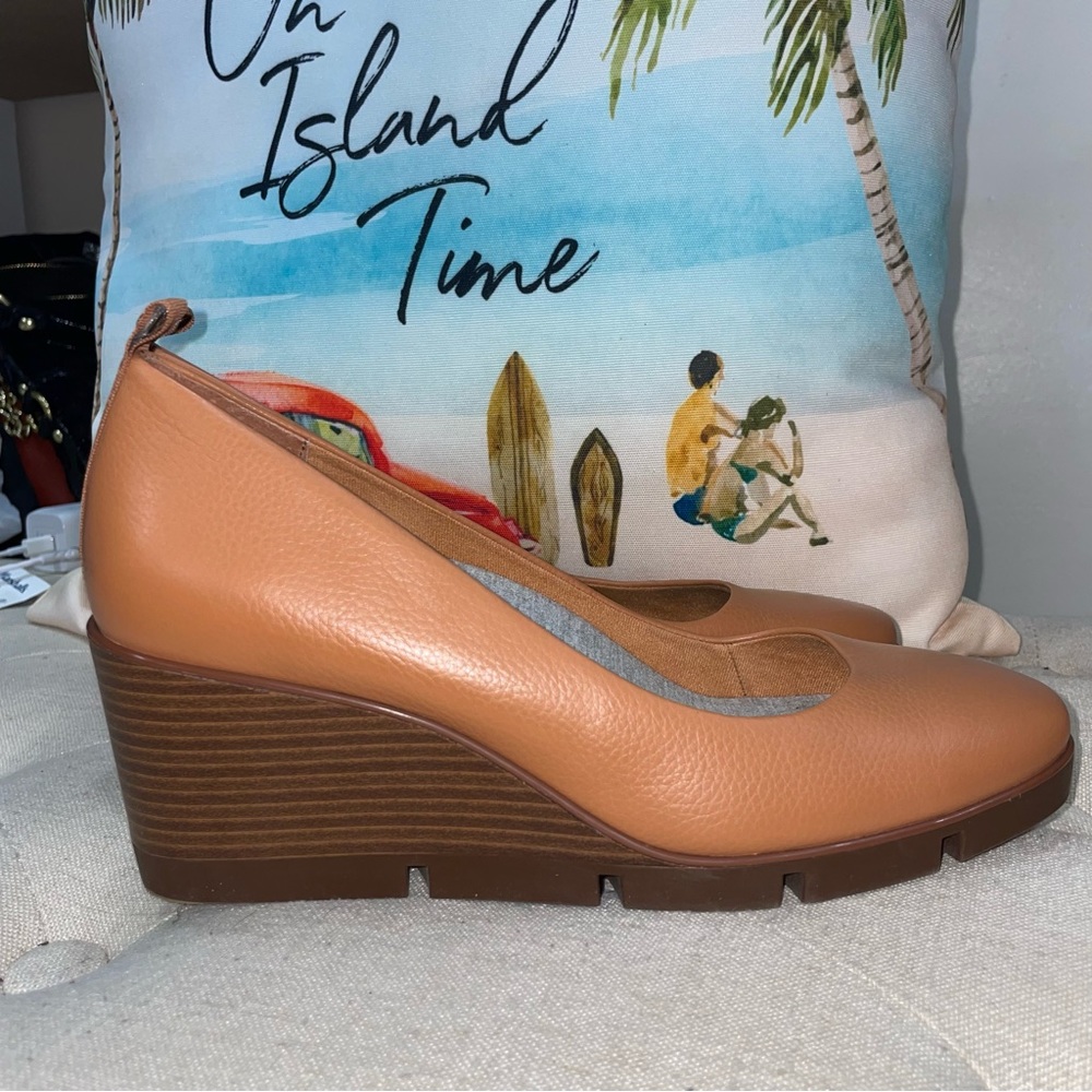 Betabrand Woman’S All Weather Wedge Heel In Hazel Leather  Size 7.5M - Picture 6 of 12